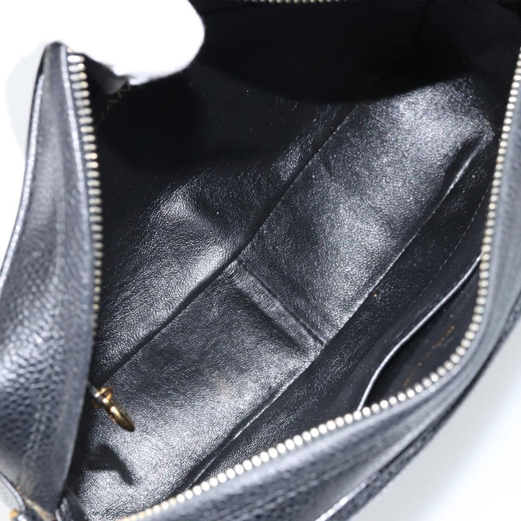 Chanel Vintage Front Pocket Cc Camera Bag Caviar Black Leather Shoulder Bag Bag (Pre-Owned)