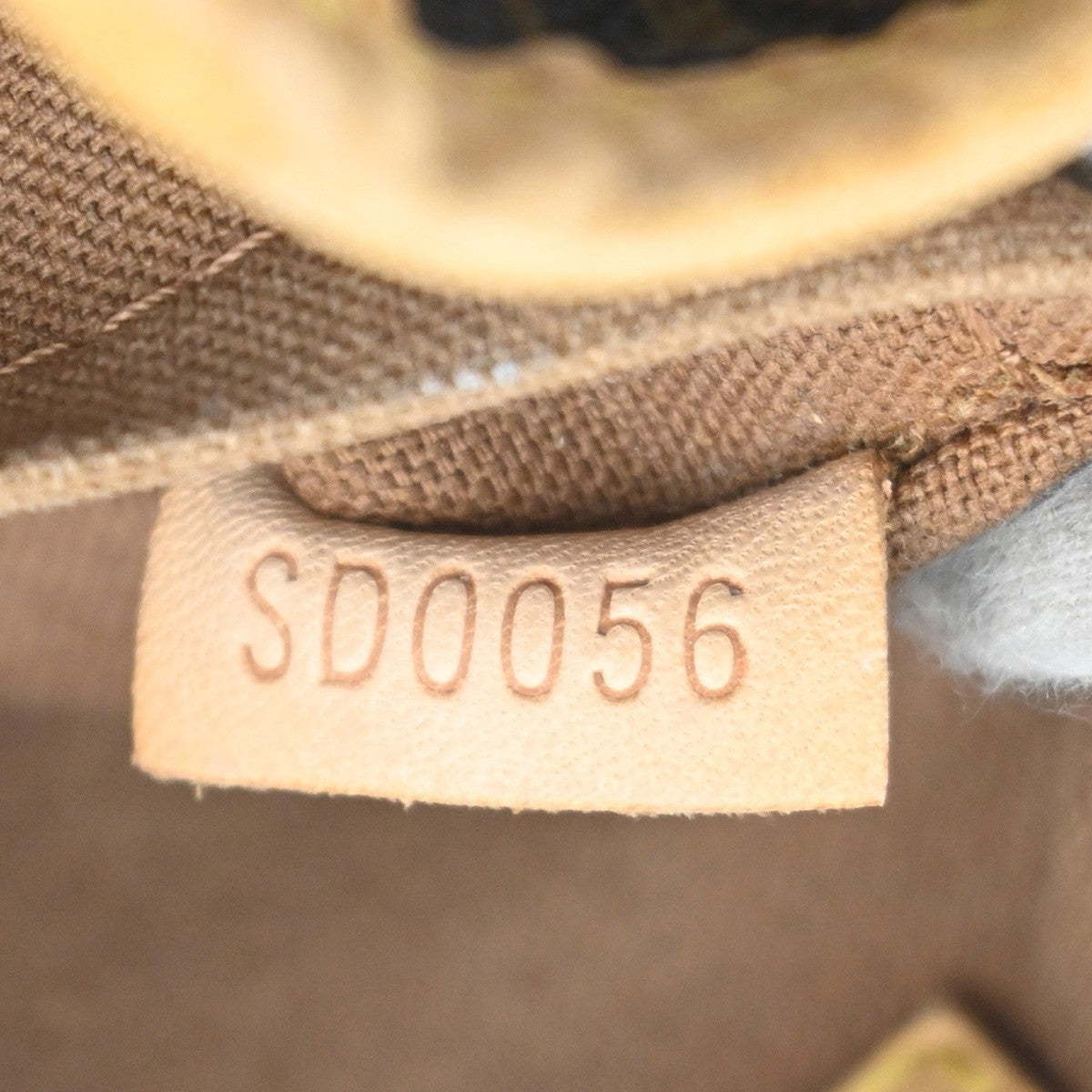 Louis Vuitton Batignolles Handbag Monogram Canvas Brown Leather Handbag (Pre-Owned)