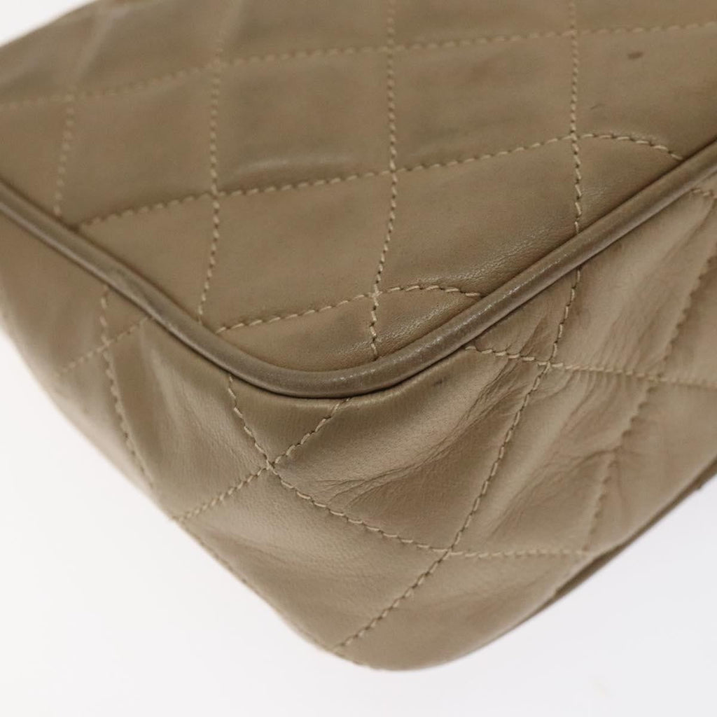 Chanel Vintage Diamond Cc Camera Bag Quilted Leather Beige Leather Shoulder Bag Bag (Pre-Owned)