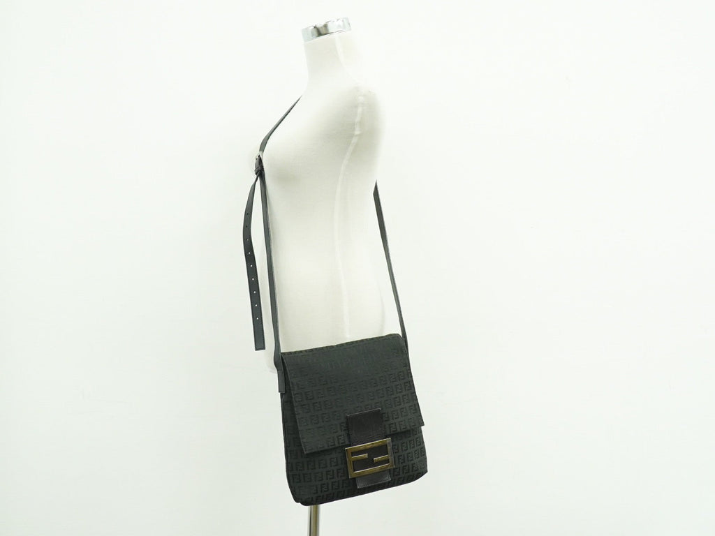 Fendi Vintage Flap Crossbody Bag Zucchino Canvas Black Canvas Shoulder Bag Bag (Pre-Owned)
