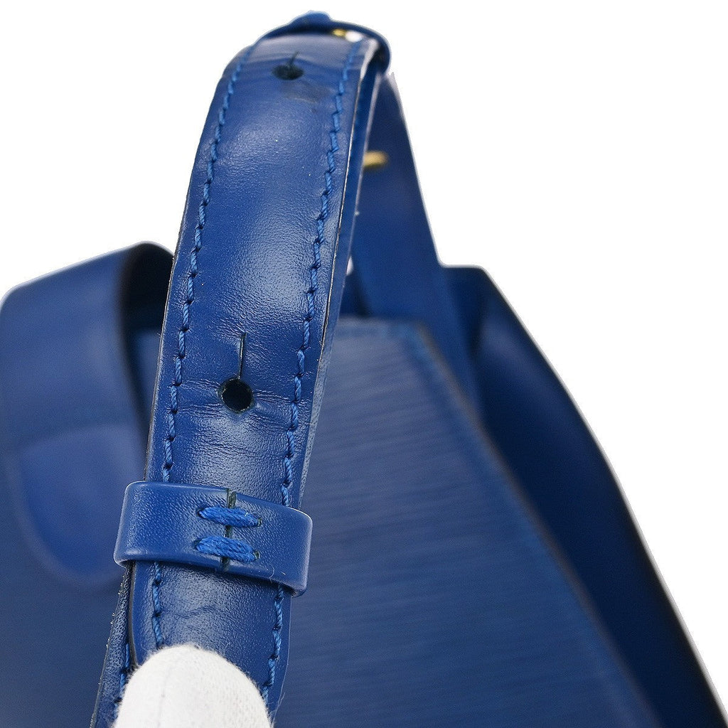 Louis Vuitton Cluny Shoulder Bag Epi Leather Blue Leather Shoulder Bag Bag (Pre-Owned)