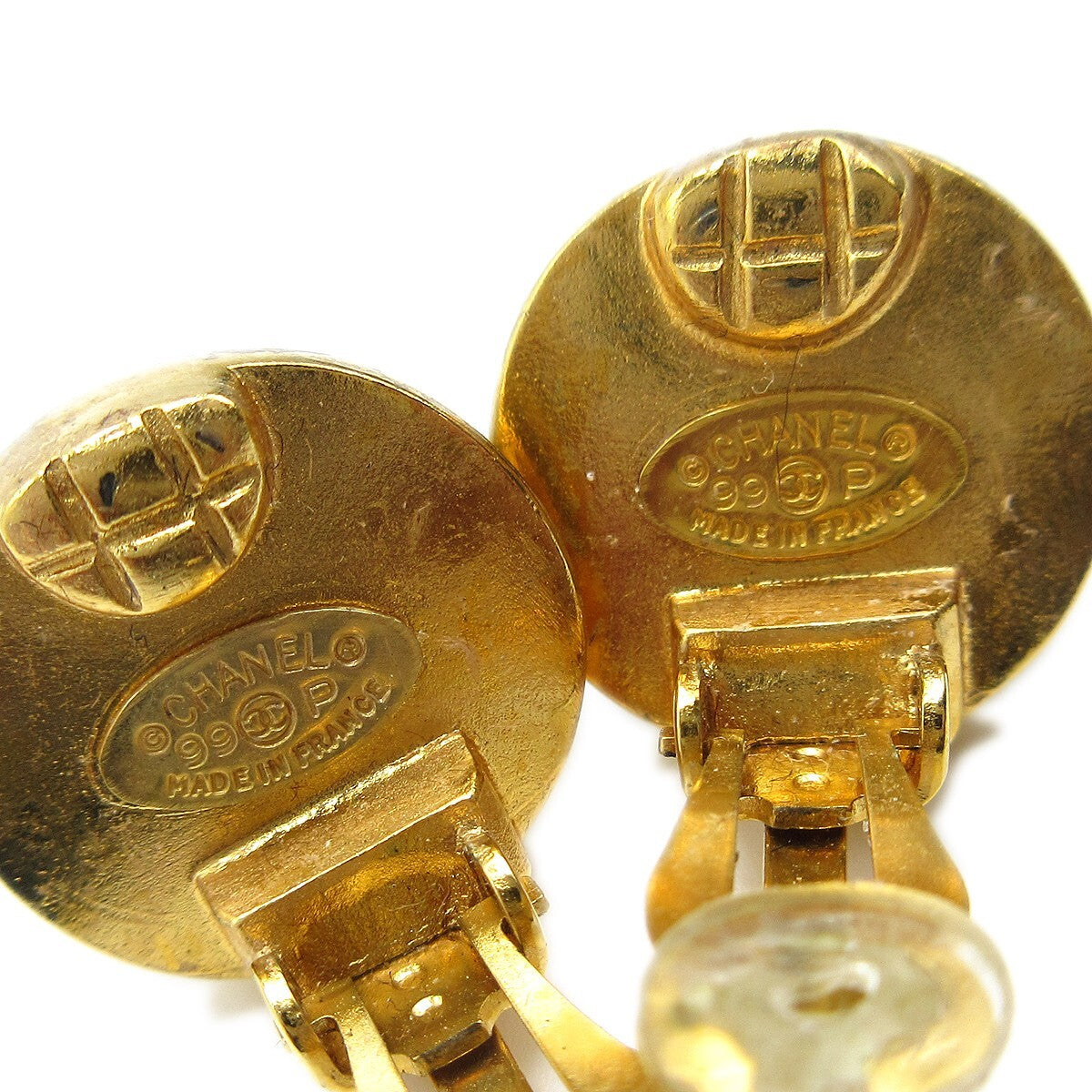 Chanel Vintage Cc Round Button Clip-On Earrings Metal Gold Gold_Plated Earrings Jewelry (Pre-Owned)