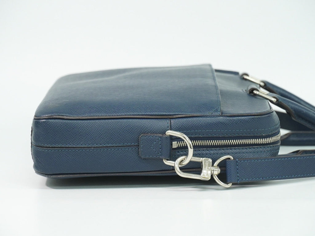 Louis Vuitton Porte-Documents Business Bag Taiga Leather Navy Leather Briefcase Bag (Pre-Owned)