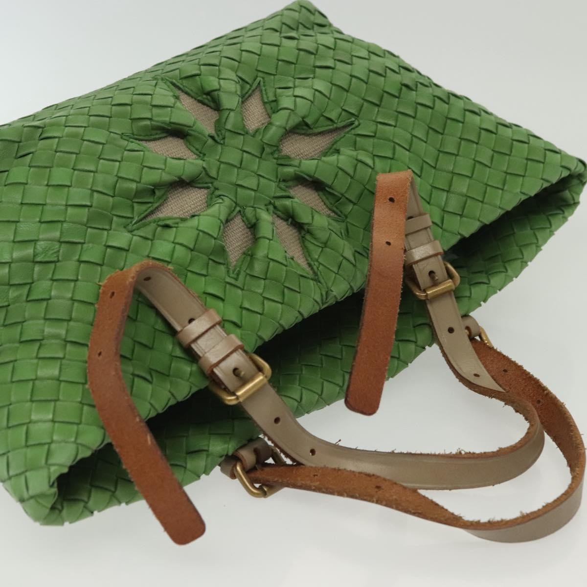 Bottega Veneta Intrecciato Leather Green Leather Handbag (Pre-Owned)