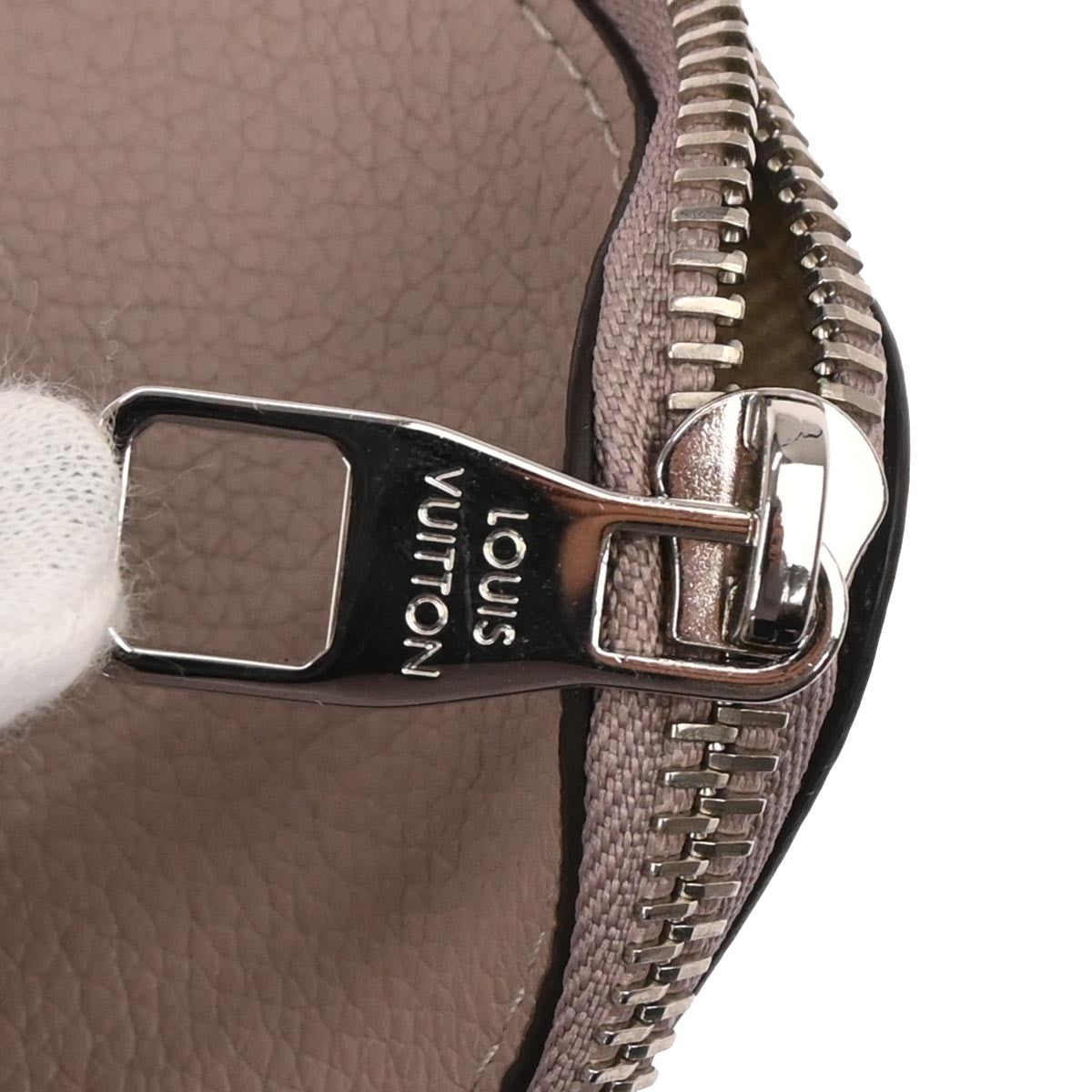 Louis Vuitton Pochette Jour Leather Gray Leather Clutche & Pouche Bag (Pre-Owned)
