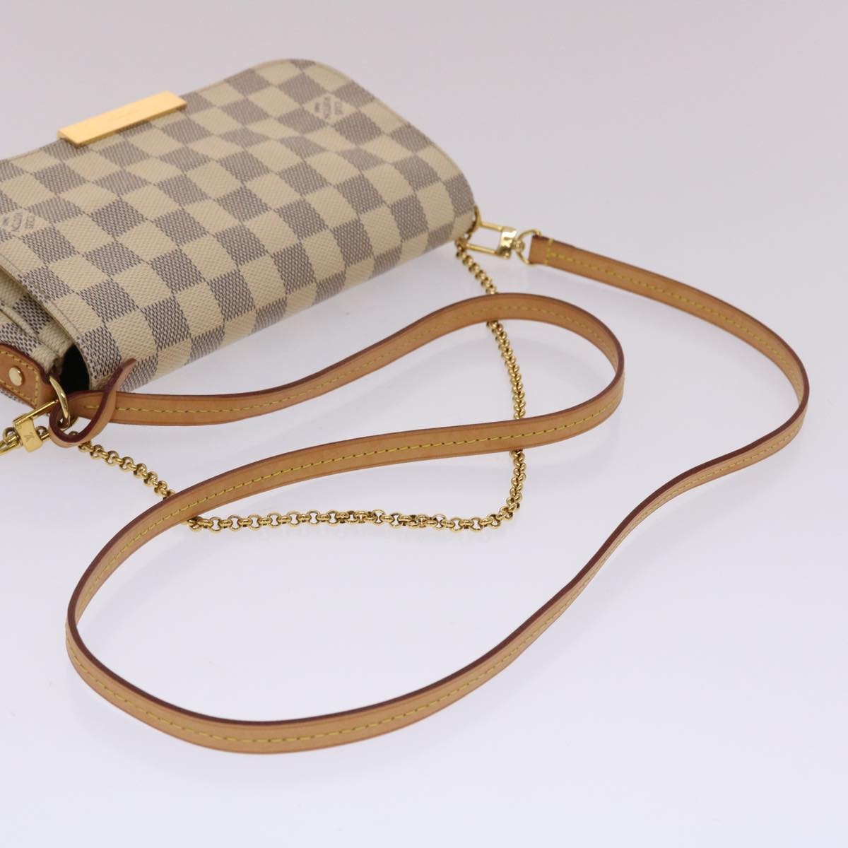 Louis Vuitton Favorite Handbag Damier White Canvas Clutche & Pouche Bag (Pre-Owned)