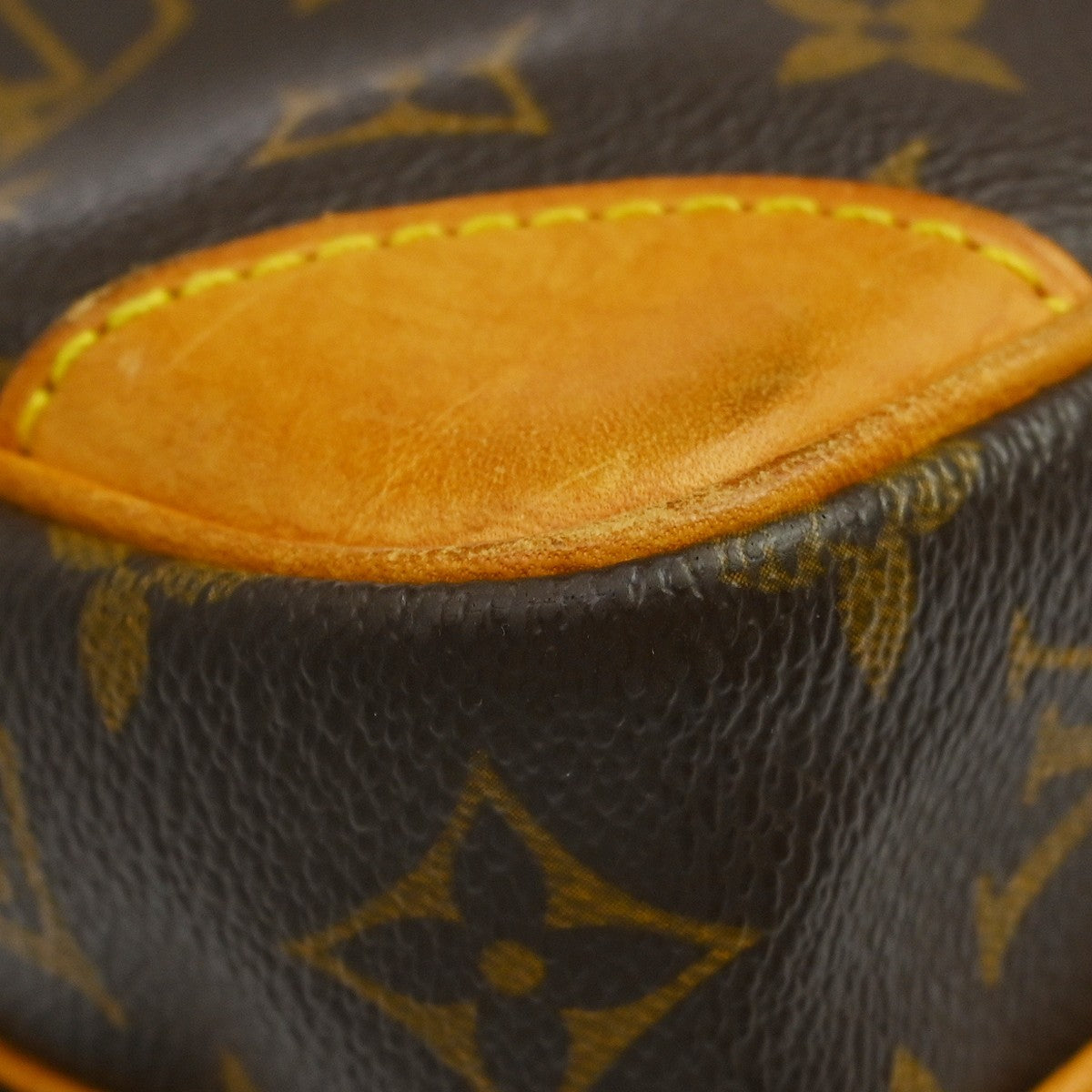 Louis Vuitton Amazone Bag Monogram Canvas Brown Canvas Shoulder Bag Bag (Pre-Owned)