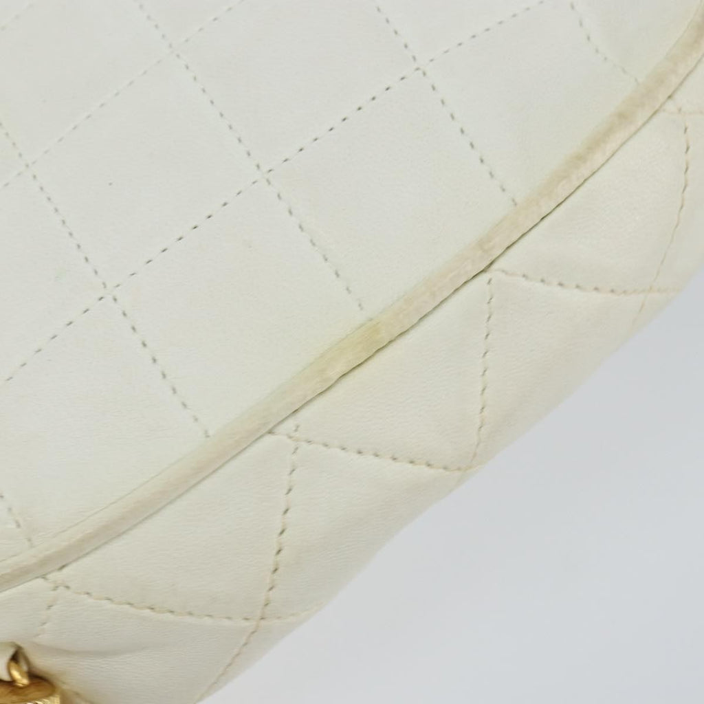 Chanel Vintage Diamond Tassel Crossbody Quilted Lambskin White Leather Clutche & Pouche Bag (Pre-Owned)