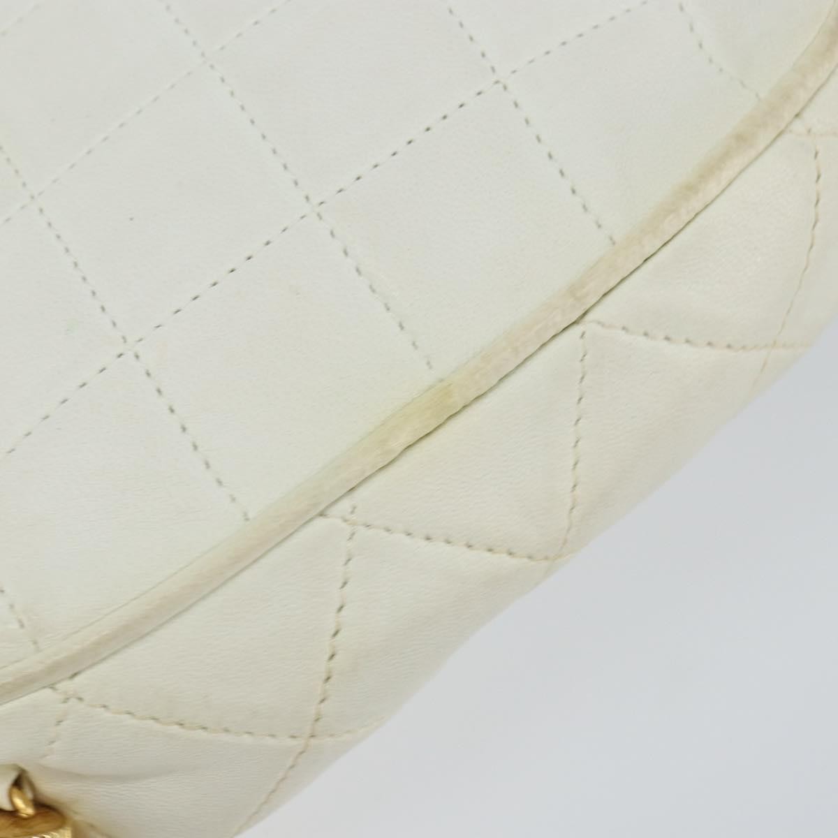 Chanel Vintage Diamond Tassel Crossbody Quilted Lambskin White Leather Clutche & Pouche Bag (Pre-Owned)