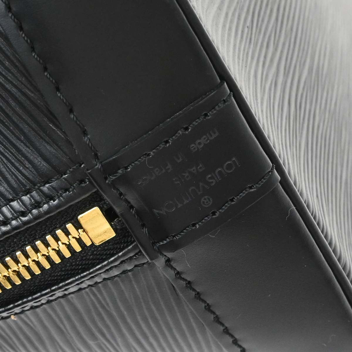 Louis Vuitton Alma Handbag Epi Leather Black Leather Handbag (Pre-Owned)