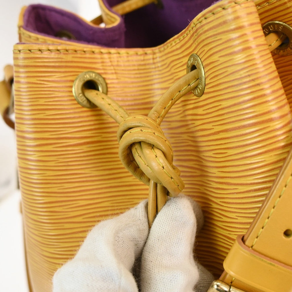 Louis Vuitton Petit Noe Handbag Epi Leather Yellow Leather Shoulder Bag Bag (Pre-Owned)