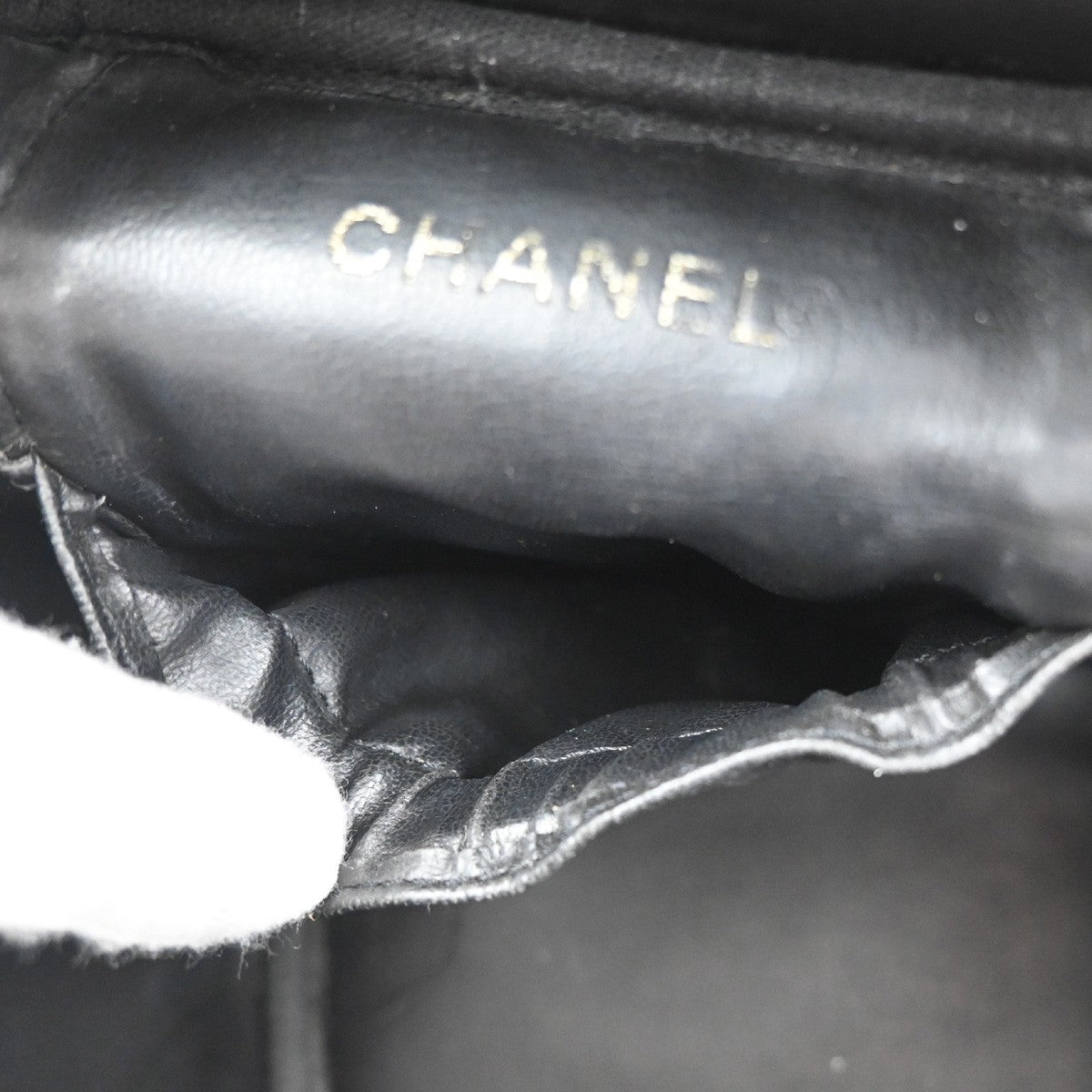 Chanel Vintage Timeless Cosmetic Case Caviar Black Leather Handbag (Pre-Owned)