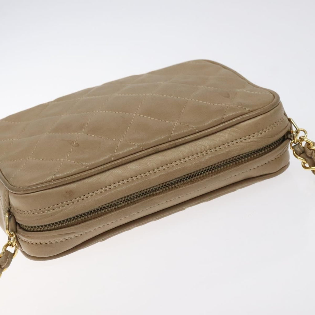 Chanel Vintage Diamond Cc Camera Bag Quilted Leather Beige Leather Shoulder Bag Bag (Pre-Owned)