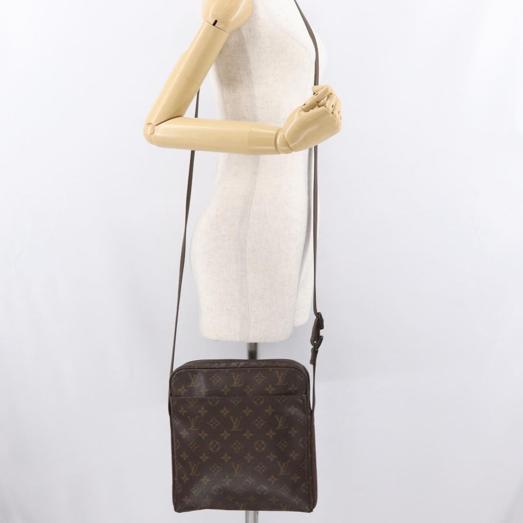 Louis Vuitton Trotteur Beaubourg Handbag Monogram Canvas Brown Canvas Shoulder Bag Bag (Pre-Owned)