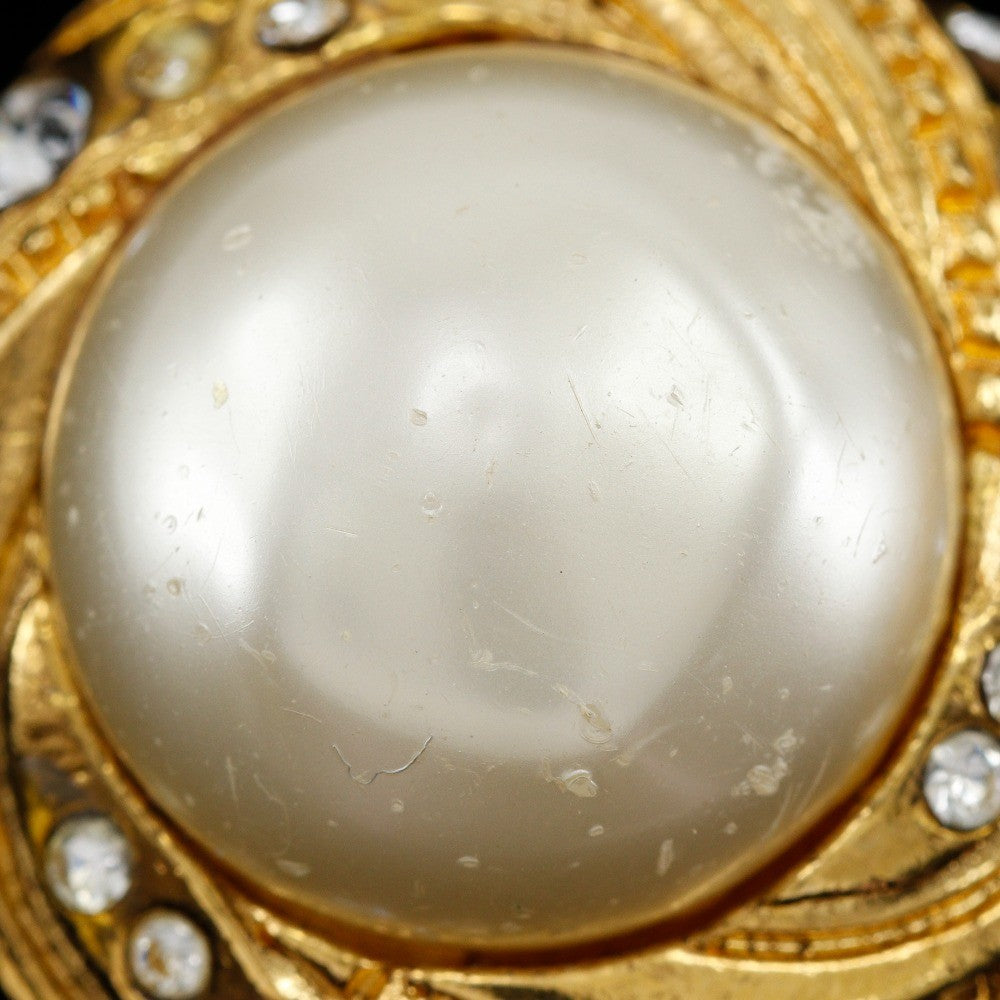 Chanel Vintage Round Clip-On Earrings Metal With Faux Pearl Gold Gold_Plated Earrings Jewelry (Pre-Owned)
