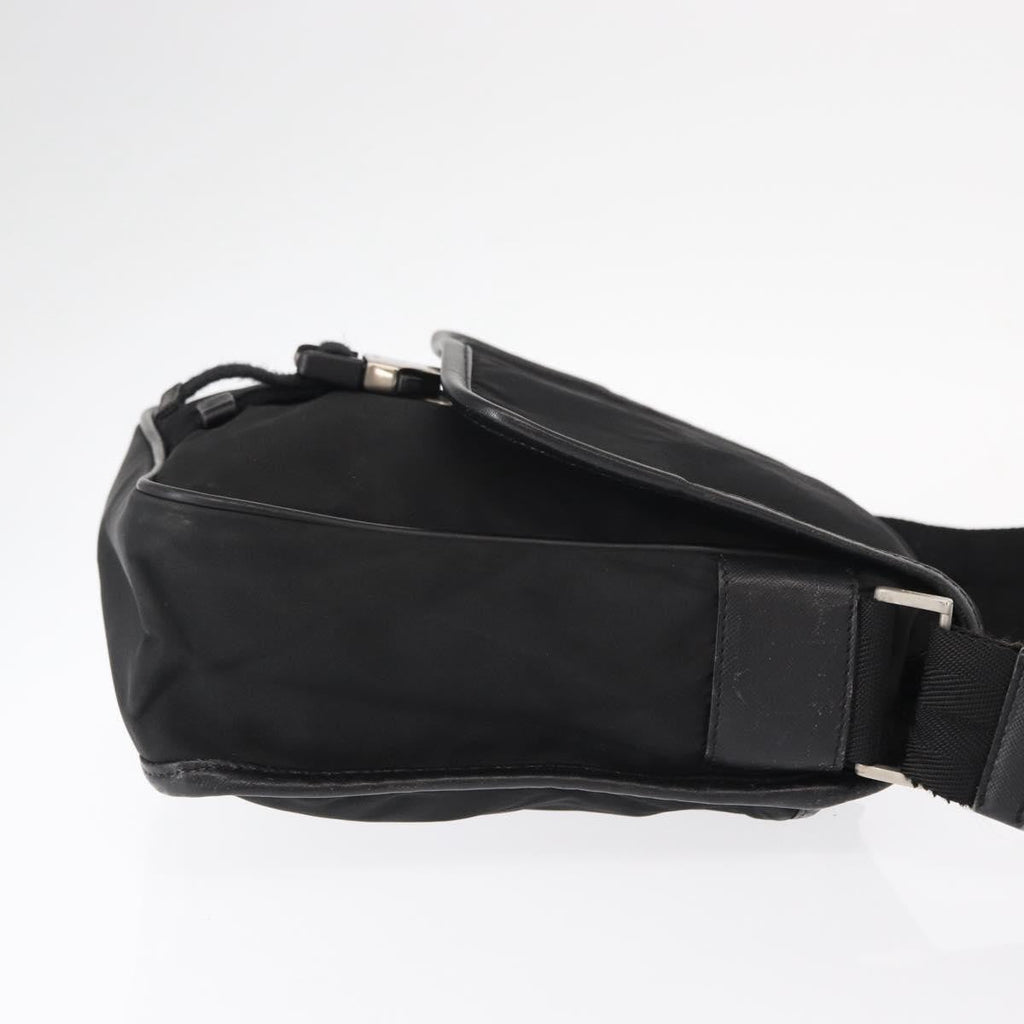 Prada Logo Flap Messenger Bag Tessuto Black Nylon Shoulder Bag Bag (Pre-Owned)