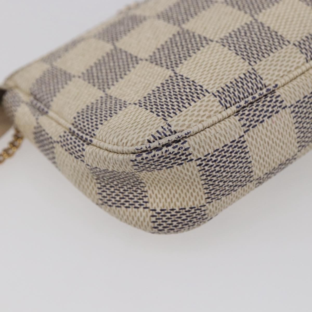 Louis Vuitton Pochette Accessoires Damier White Canvas Bag (Pre-Owned)