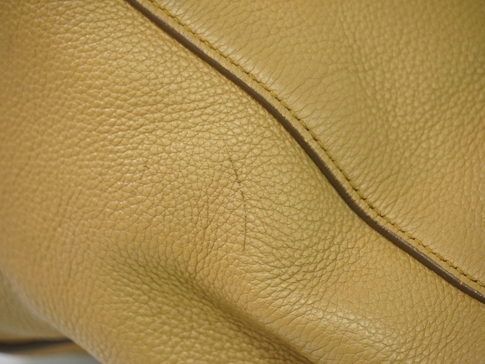 Prada Vintage Handbag Leather Beige Leather Handbag (Pre-Owned)