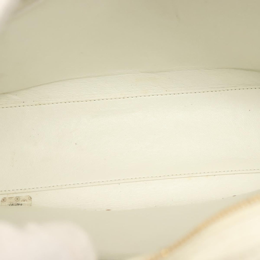 Chanel Cc Shoulder Bag Quilted Caviar White Leather Bag (Pre-Owned)