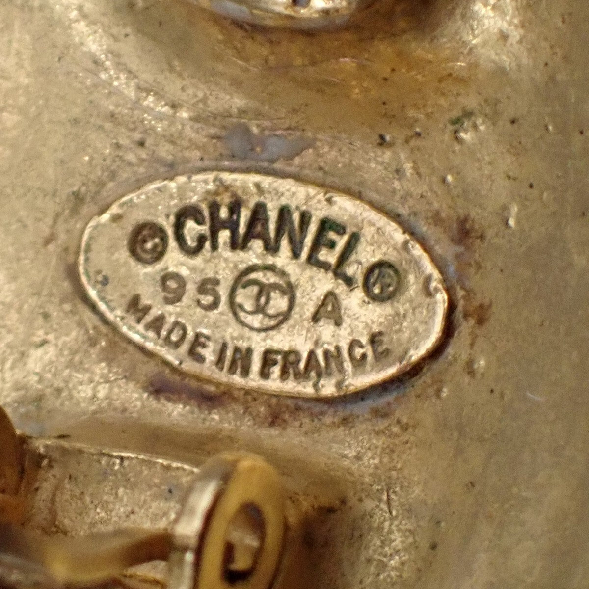 Chanel Vintage Cc Round Clip-On Earrings Metal Gold Gold_Plated Earrings Jewelry (Pre-Owned)