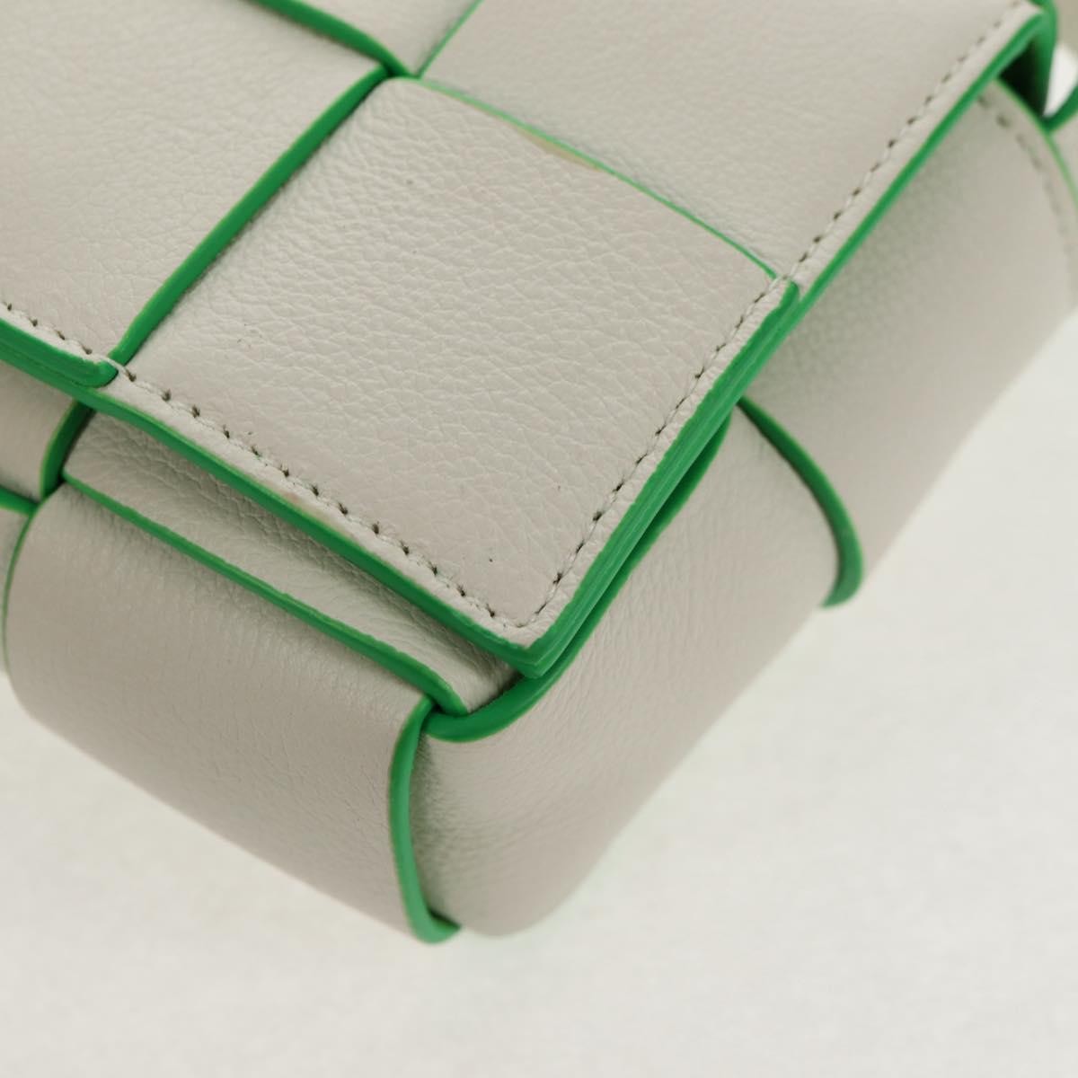 Bottega Veneta Cassette Crossbody Bag Maxi Intrecciato Leather White Leather Shoulder Bag Bag (Pre-Owned)