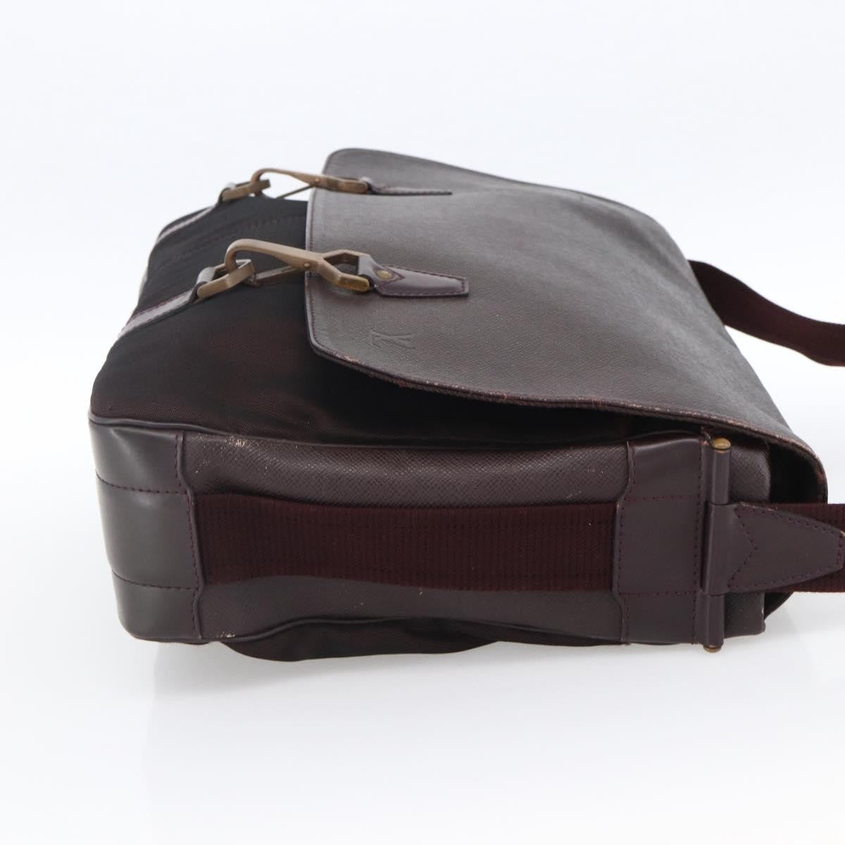 Louis Vuitton Dersou Bag Taiga Leather And Canvas Brown Leather Shoulder Bag Bag (Pre-Owned)