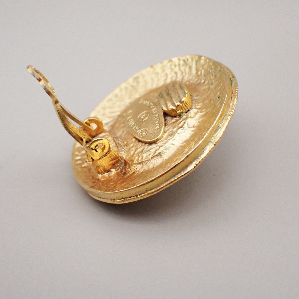 Chanel Vintage Round Clip-On Earrings Metal With Faux Pearl Gold Gold_Plated Earrings Jewelry (Pre-Owned)
