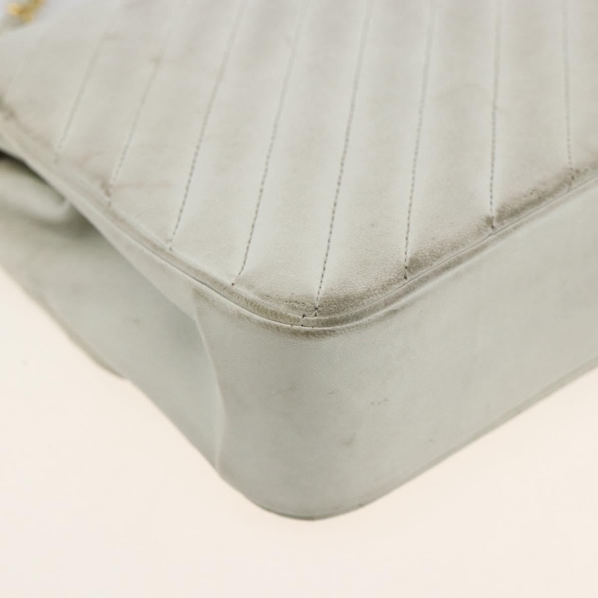 Chanel Matelasse Chain Shoulder Bag Leather White Leather Shoulder Bag Bag (Pre-Owned)