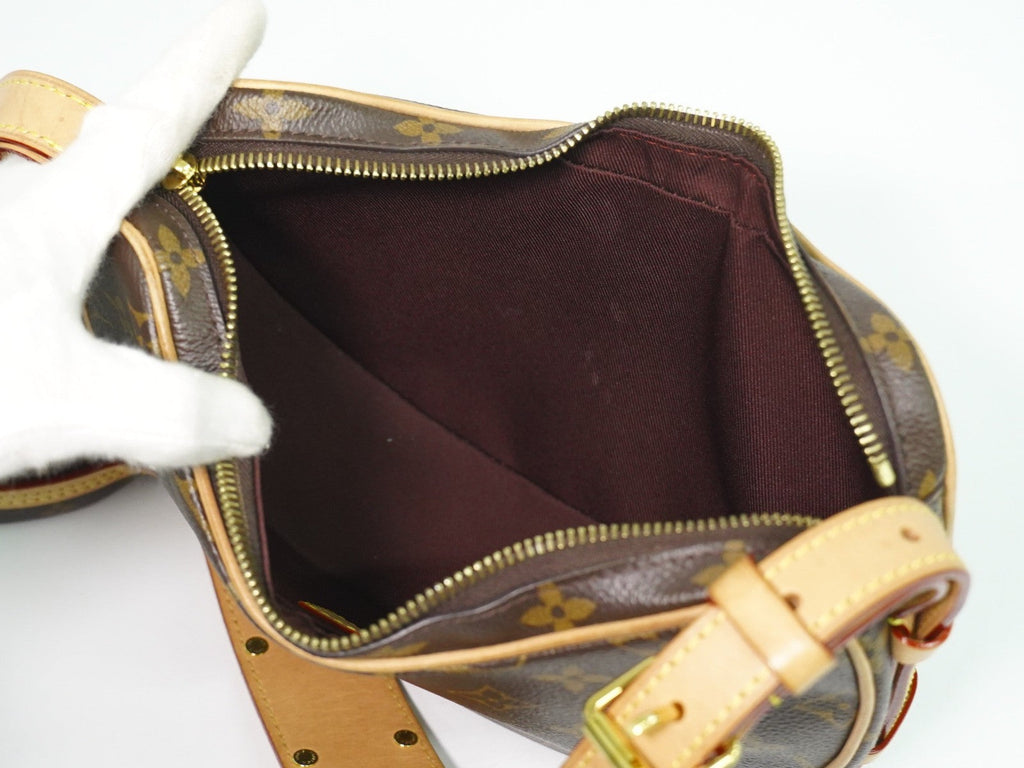Louis Vuitton Croissant Handbag Monogram Canvas Brown Canvas Shoulder Bag Bag (Pre-Owned)