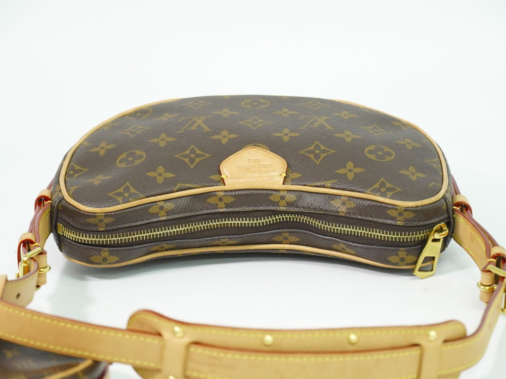 Louis Vuitton Croissant Handbag Monogram Canvas Brown Canvas Shoulder Bag Bag (Pre-Owned)