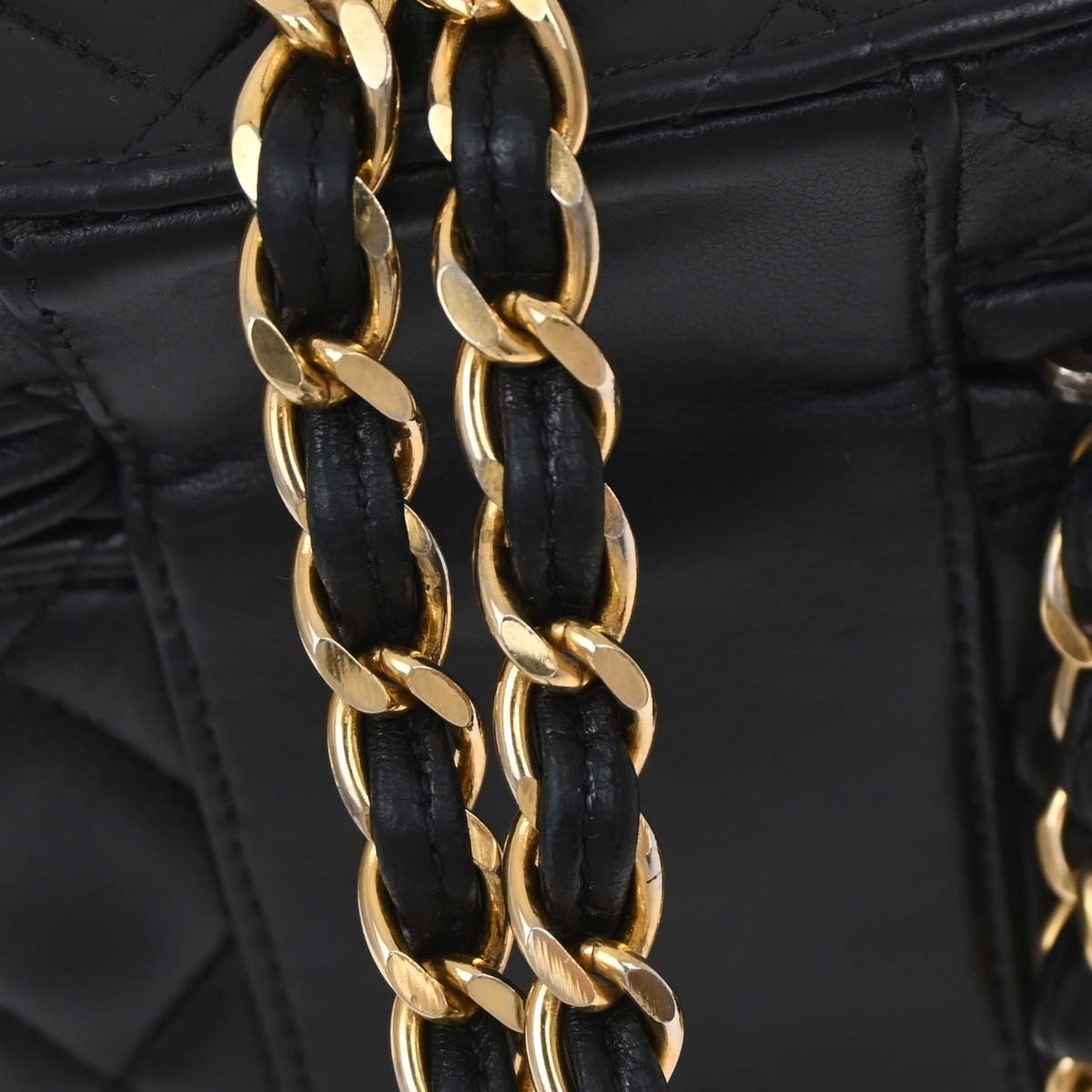 Chanel Vintage Box Zip Tassel Bag Quilted Lambskin Black Leather Shoulder Bag Bag (Pre-Owned)