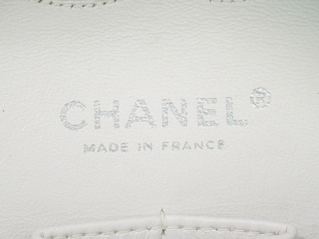 Chanel Timeless - Classic Double Flap Bag Quilted Tweed White Tweed Handbag (Pre-Owned)
