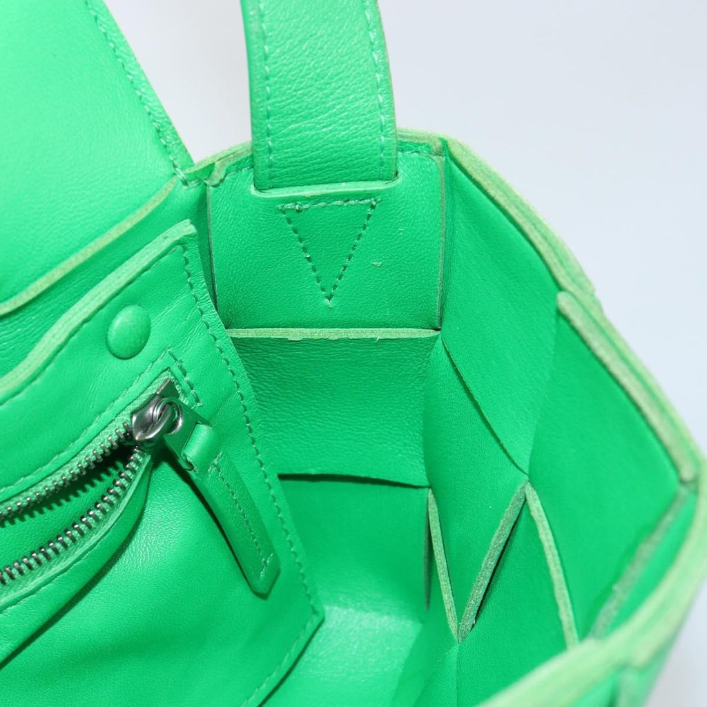 Bottega Veneta Cassette Crossbody Bag Maxi Intrecciato Leather Green Leather Bag (Pre-Owned)