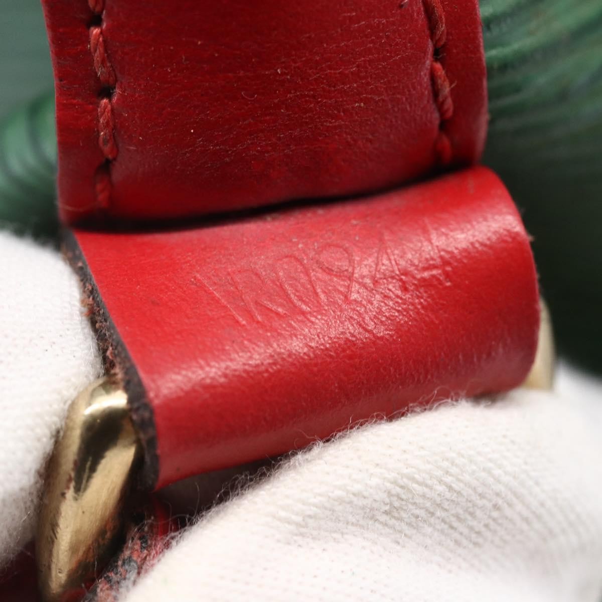 Louis Vuitton Petit Noe Handbag Two Tone Epi Leather Green Leather Bag (Pre-Owned)