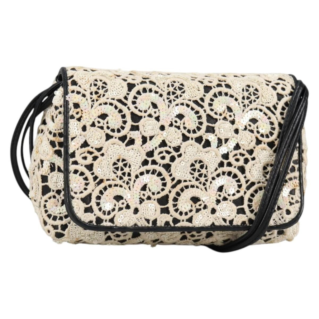 Chanel Floral Cc Flap Bag Leather White Leather Shoulder Bag Bag (Pre-Owned)