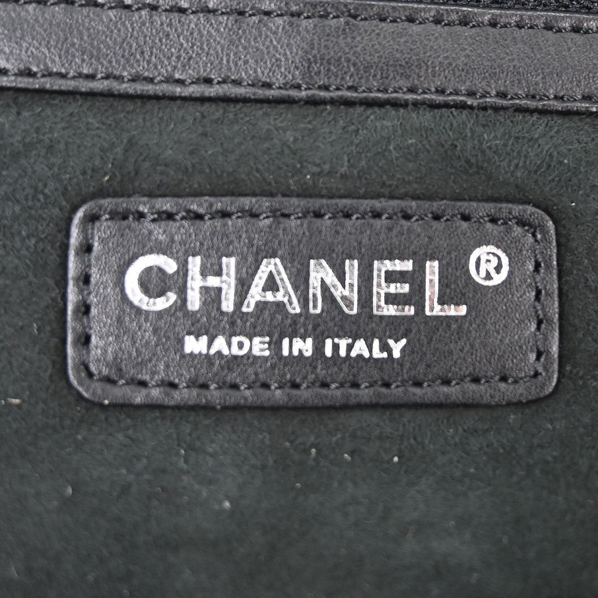 Chanel Vintage Embroidered Cc Chain Tote Quilted Suede And Shearling Black Suede Tote Bag Bag (Pre-Owned)