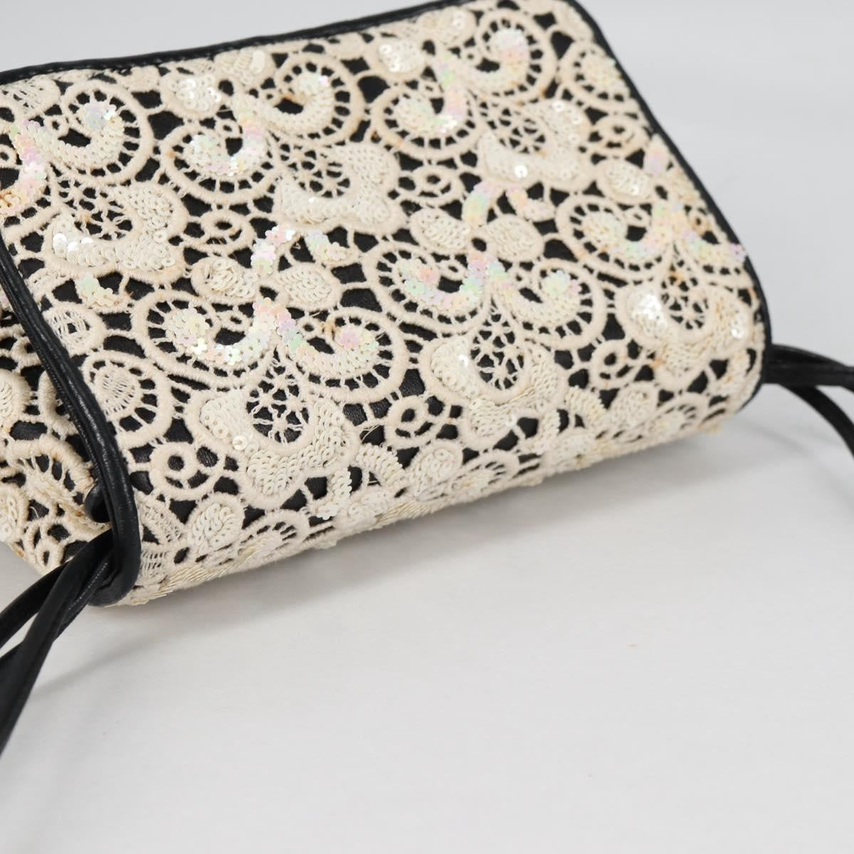 Chanel Floral Cc Flap Bag Leather White Leather Shoulder Bag Bag (Pre-Owned)