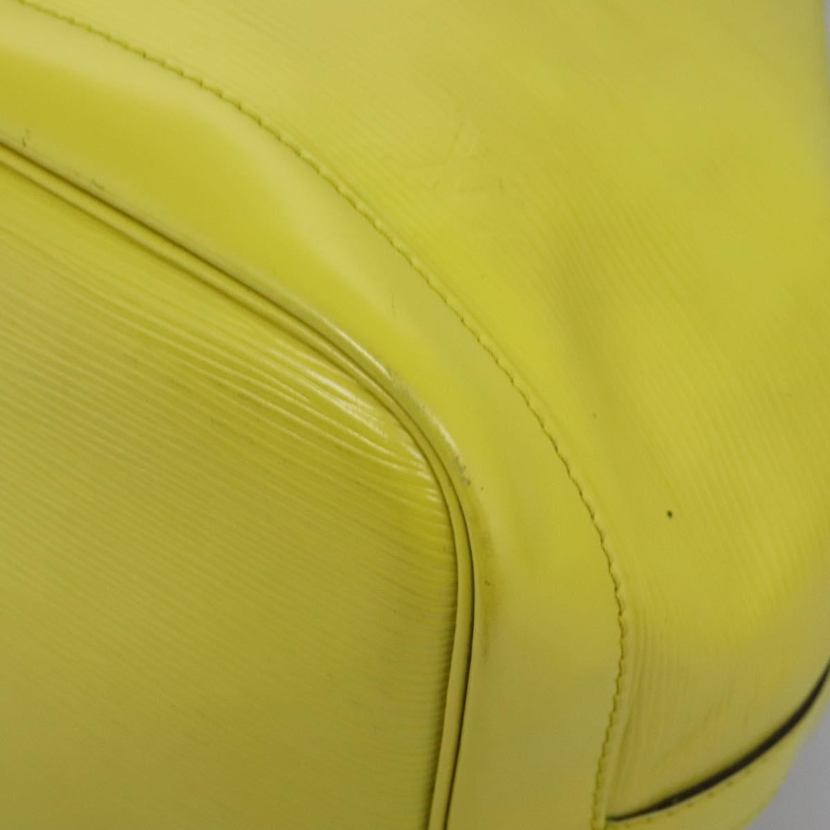 Louis Vuitton Petit Noe Handbag Epi Leather Green Leather Shoulder Bag Bag (Pre-Owned)