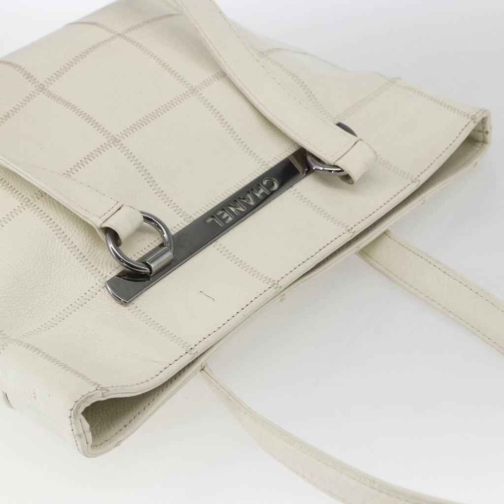 Chanel Square Stitch Tote Quilted Leather White Leather Tote Bag Bag (Pre-Owned)