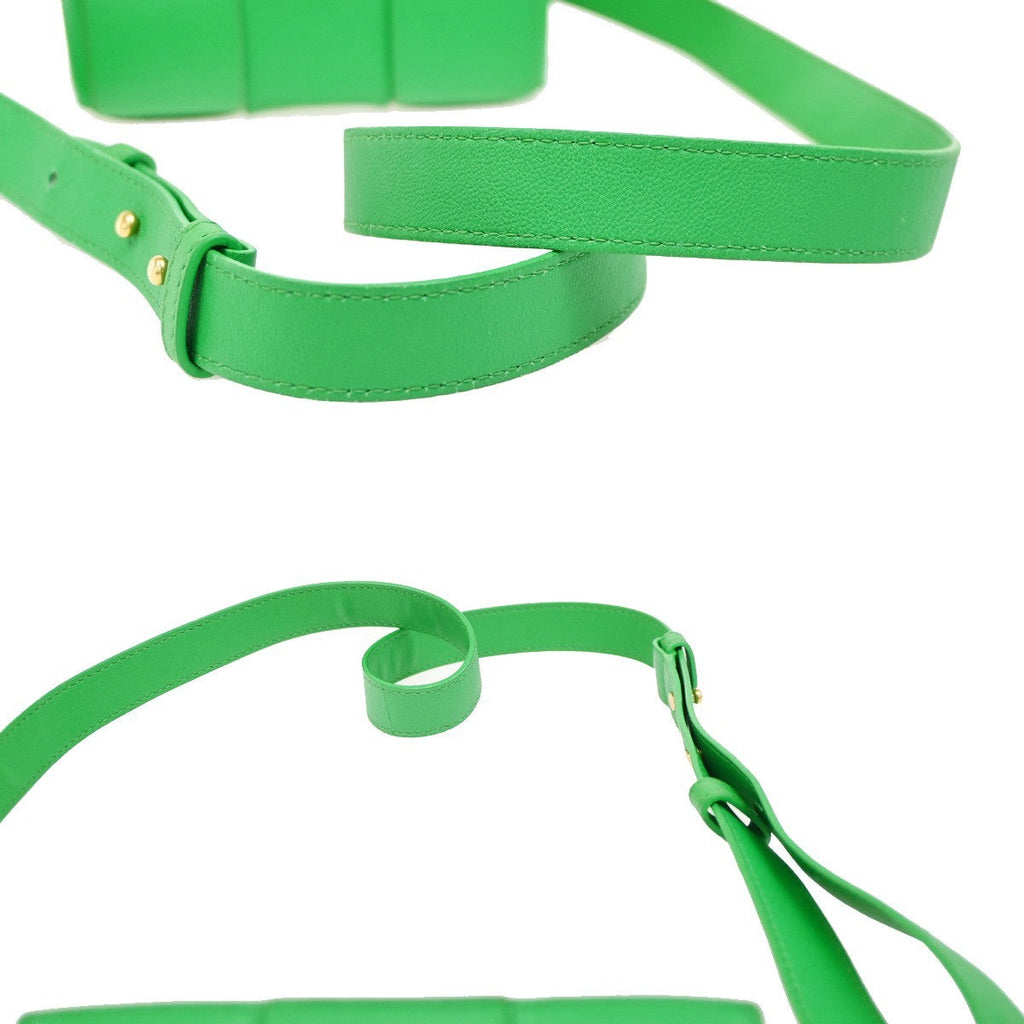 Bottega Veneta Cassette Crossbody Bag Maxi Intrecciato Leather Green Leather Shoulder Bag Bag (Pre-Owned)