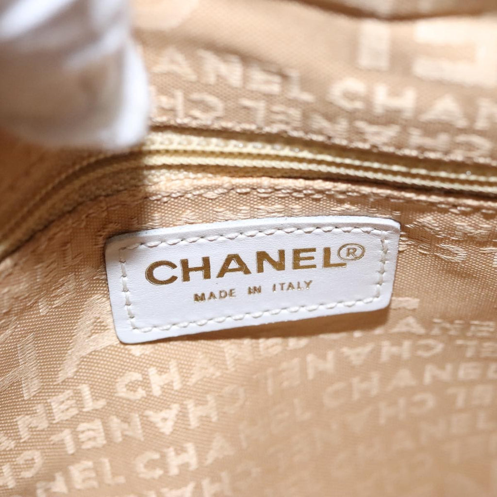 Chanel Chocolate Bar Cc Shoulder Bag Quilted Leather White Leather Shoulder Bag Bag (Pre-Owned)