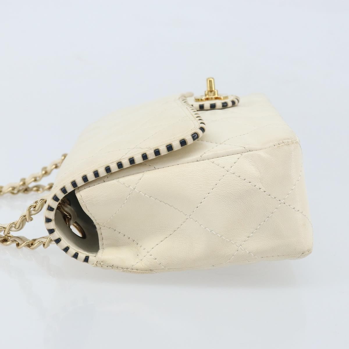 Chanel Vintage Punched Edge Classic Single Flap Bag Quilted Lambskin White Leather Shoulder Bag Bag (Pre-Owned)