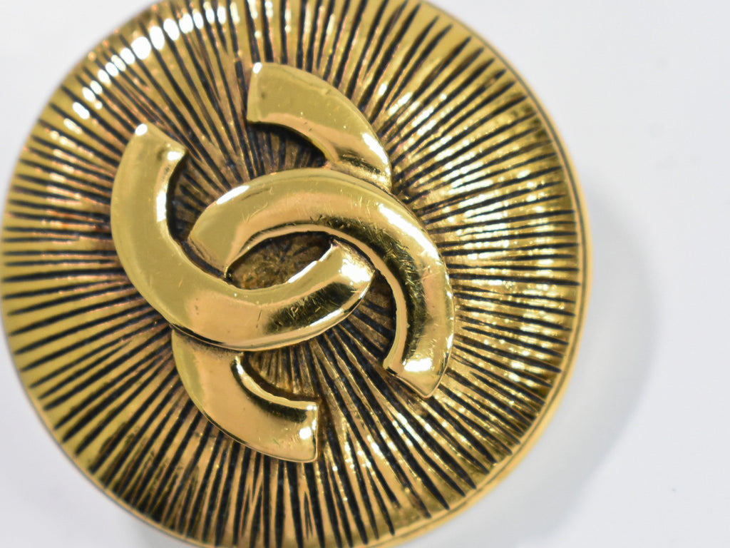 Chanel Cc Brooch Metal Gold Gold_Plated Brooch Jewelry (Pre-Owned)
