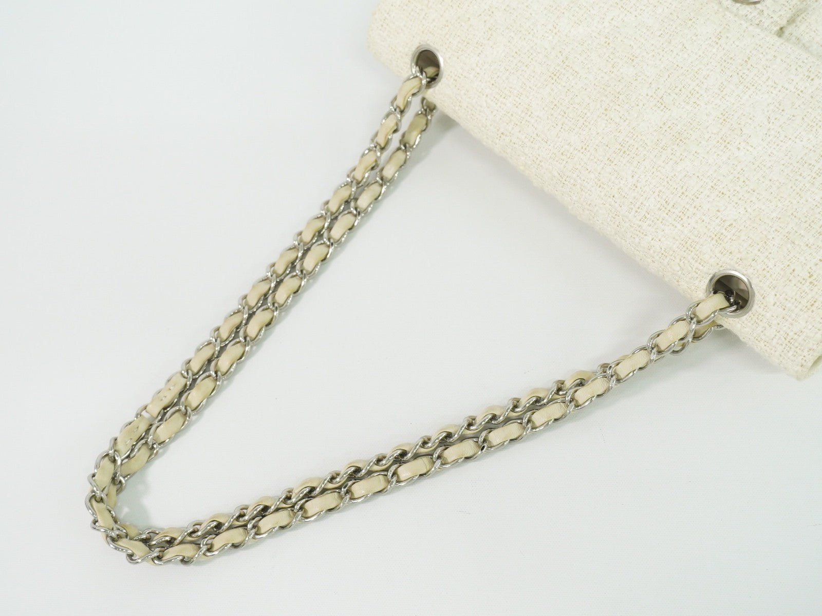 Chanel Timeless - Classic Double Flap Bag Quilted Tweed White Tweed Handbag (Pre-Owned)