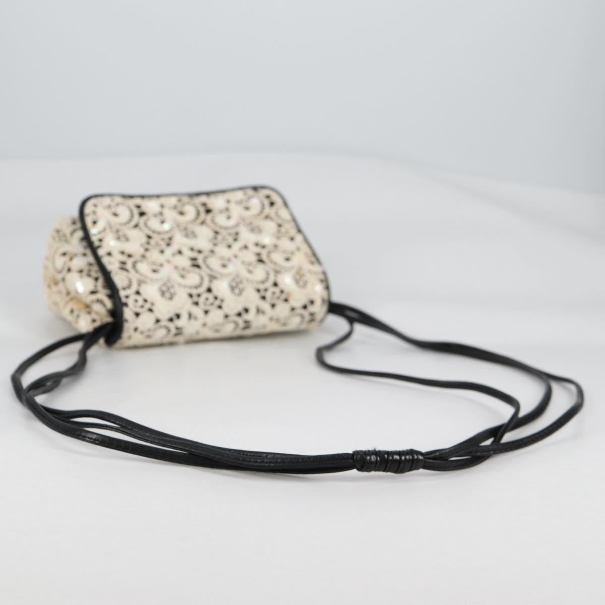 Chanel Floral Cc Flap Bag Leather White Leather Shoulder Bag Bag (Pre-Owned)
