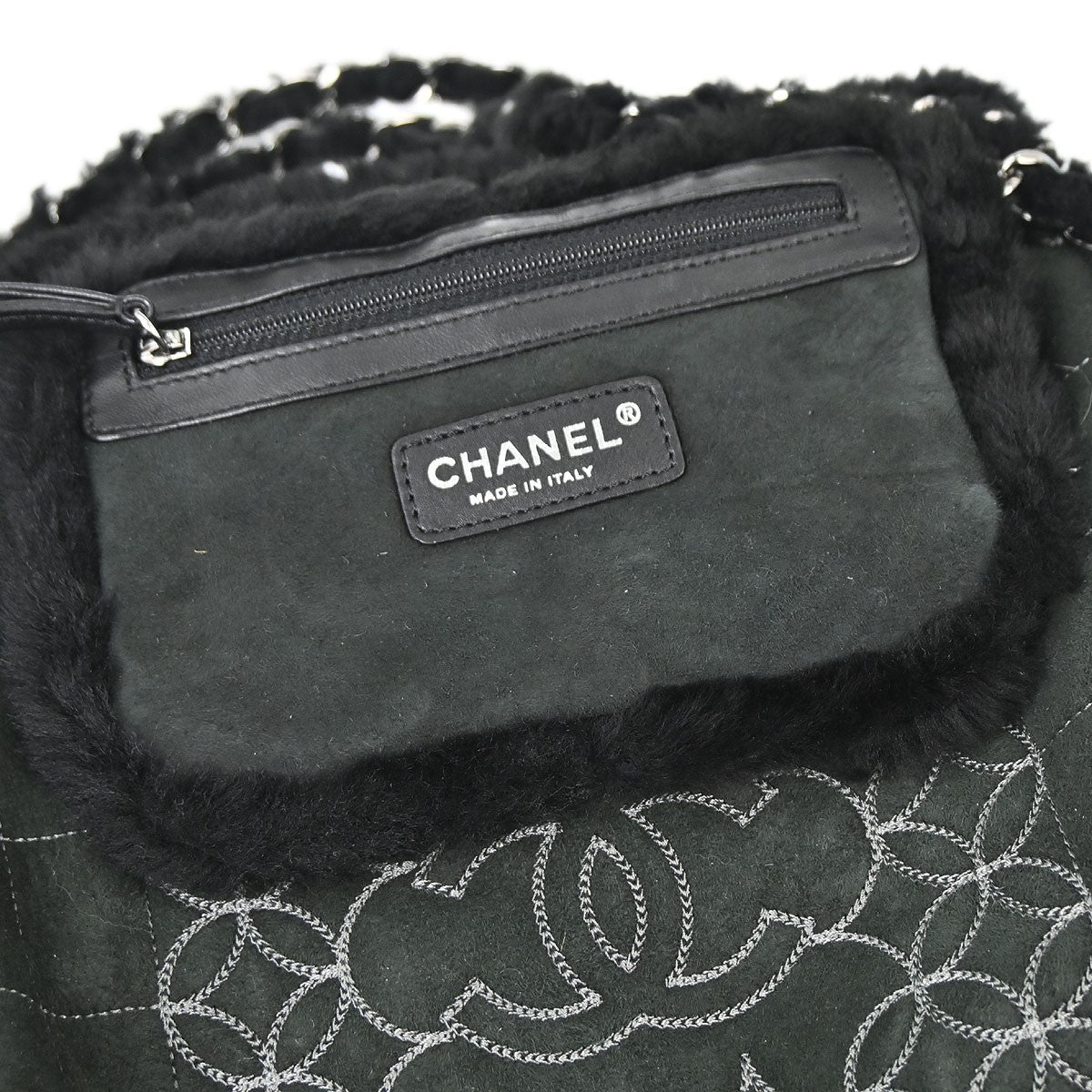 Chanel Vintage Embroidered Cc Chain Tote Quilted Suede And Shearling Black Suede Tote Bag Bag (Pre-Owned)