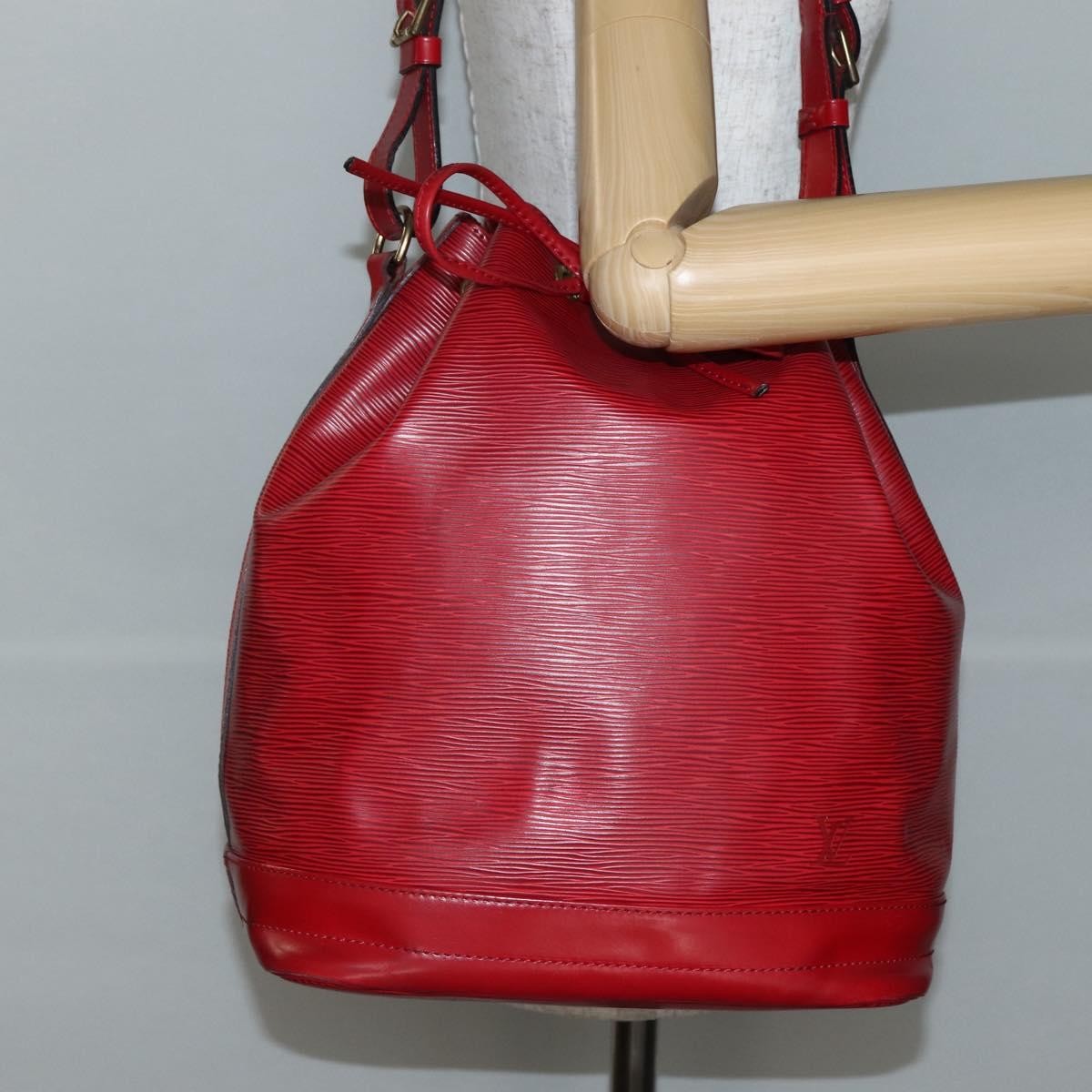 Louis Vuitton Noe Shoulder Bag Leather Red Leather Shoulder Bag Bag (Pre-Owned)