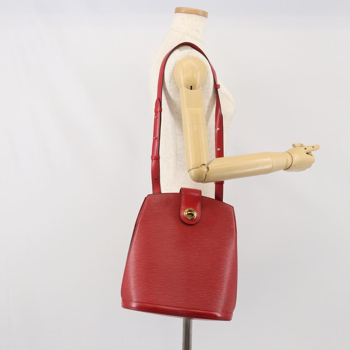 Louis Vuitton Cluny Shoulder Bag Epi Leather Red Leather Shoulder Bag Bag (Pre-Owned)