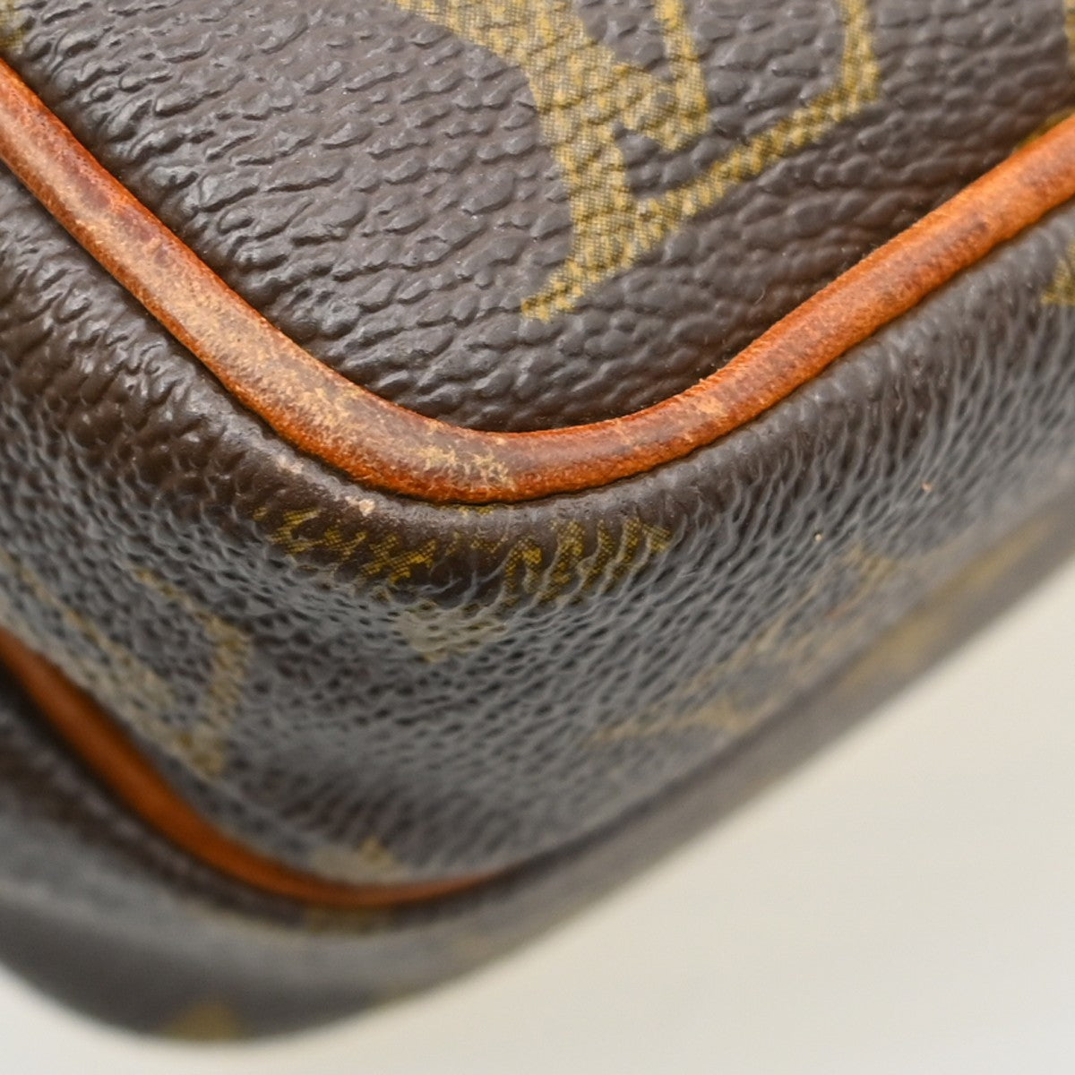 Louis Vuitton Amazone Bag Monogram Canvas Brown Canvas Shoulder Bag Bag (Pre-Owned)