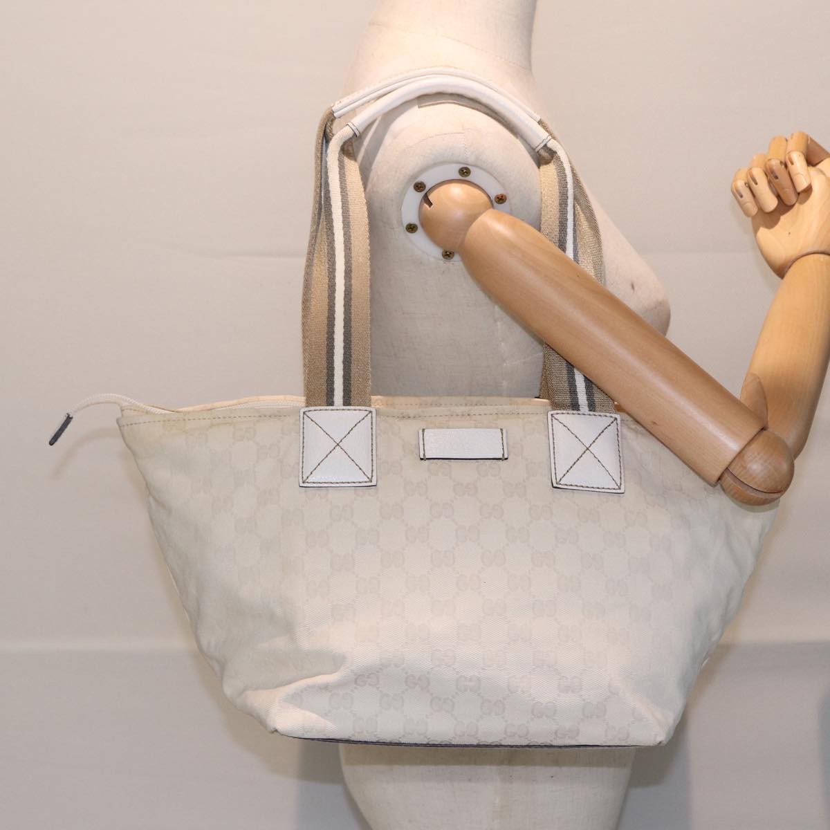 Gucci Web Zip Tote Gg Canvas Beige Canvas Tote Bag Bag (Pre-Owned)